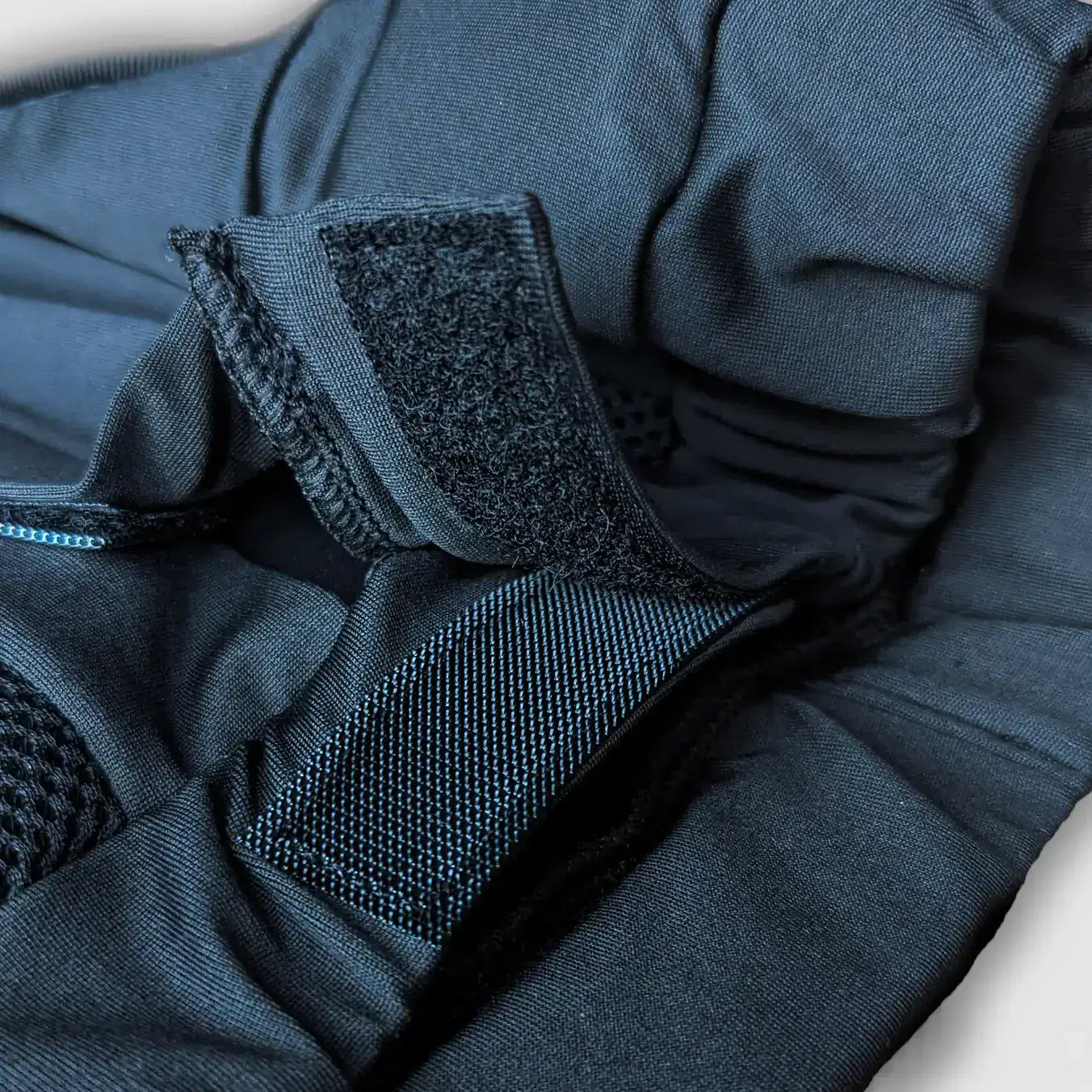 <tc>Snowboard et Ski Short D'impact (Short de Crash)</tc>